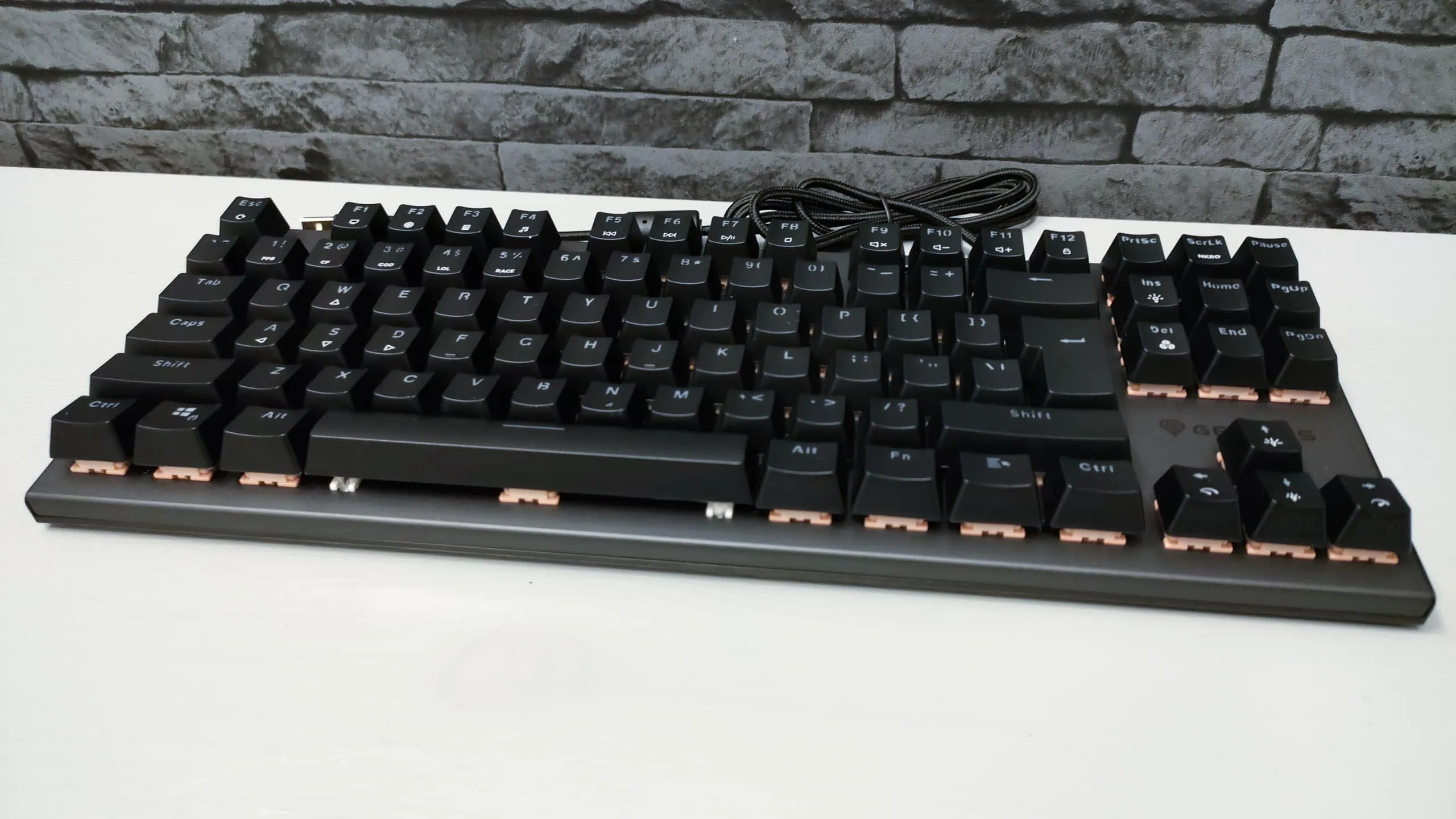 Genesis Thor 303 TKL