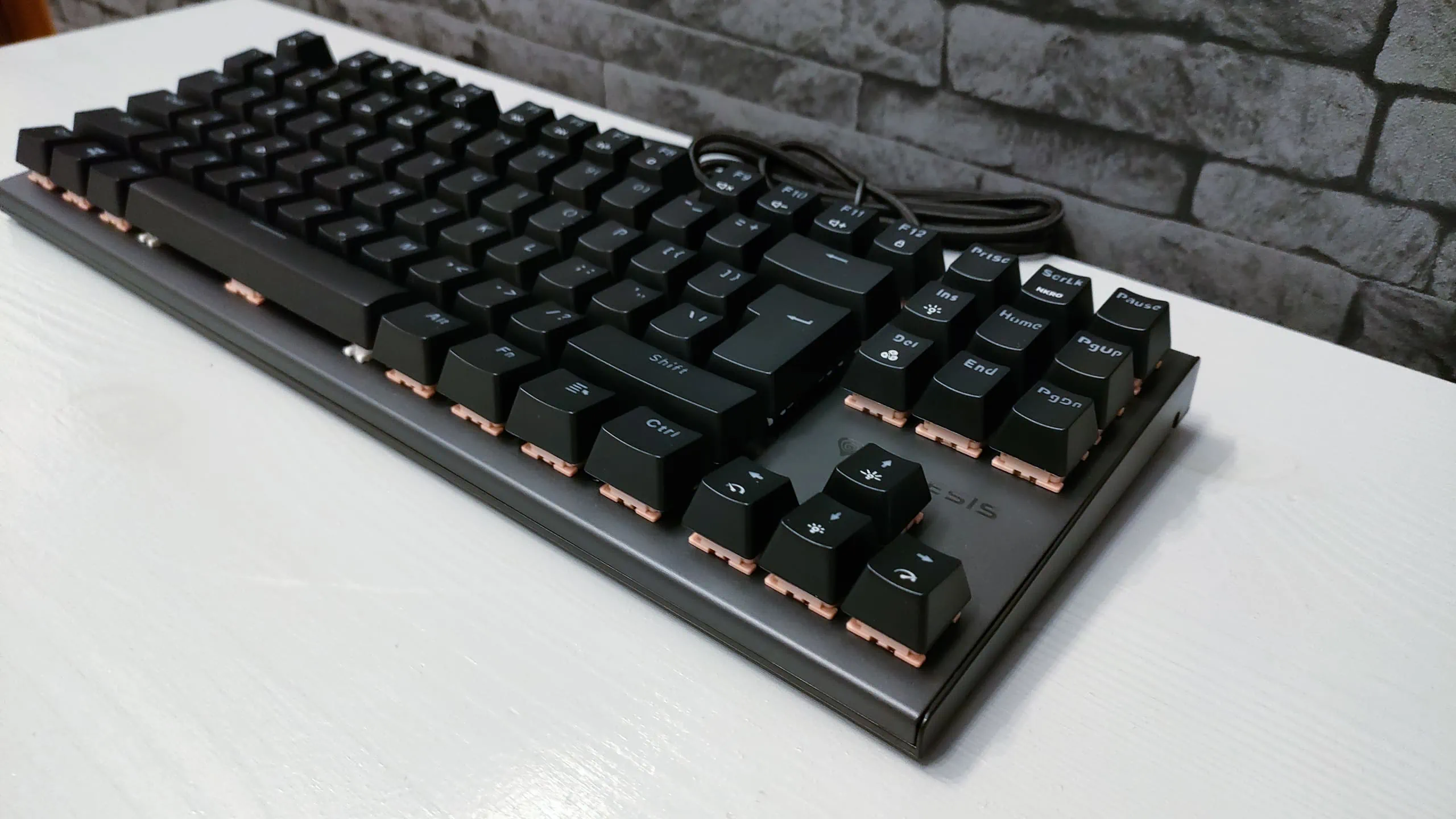 Genesis Thor 303 TKL