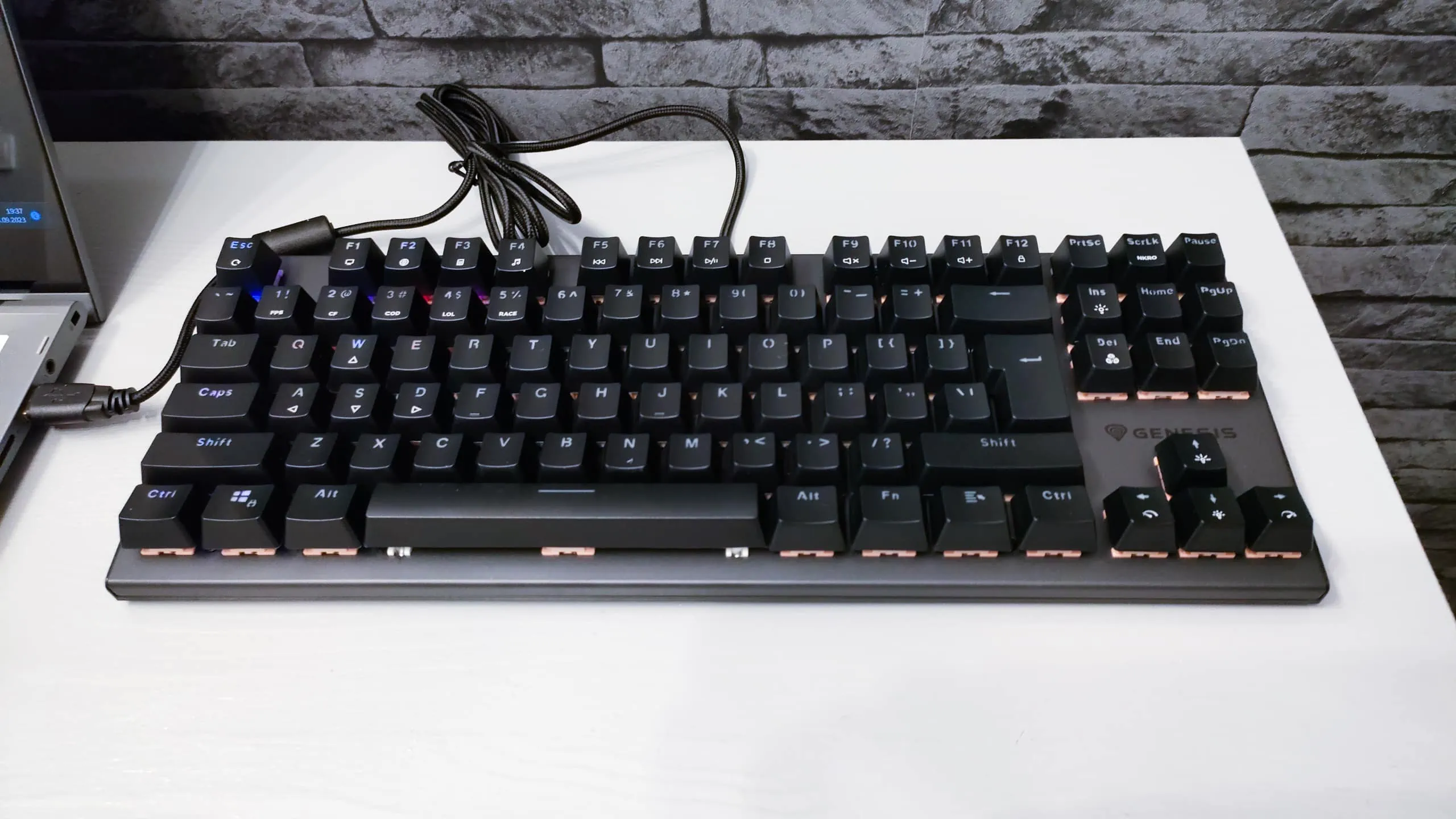 Genesis Thor 303 TKL