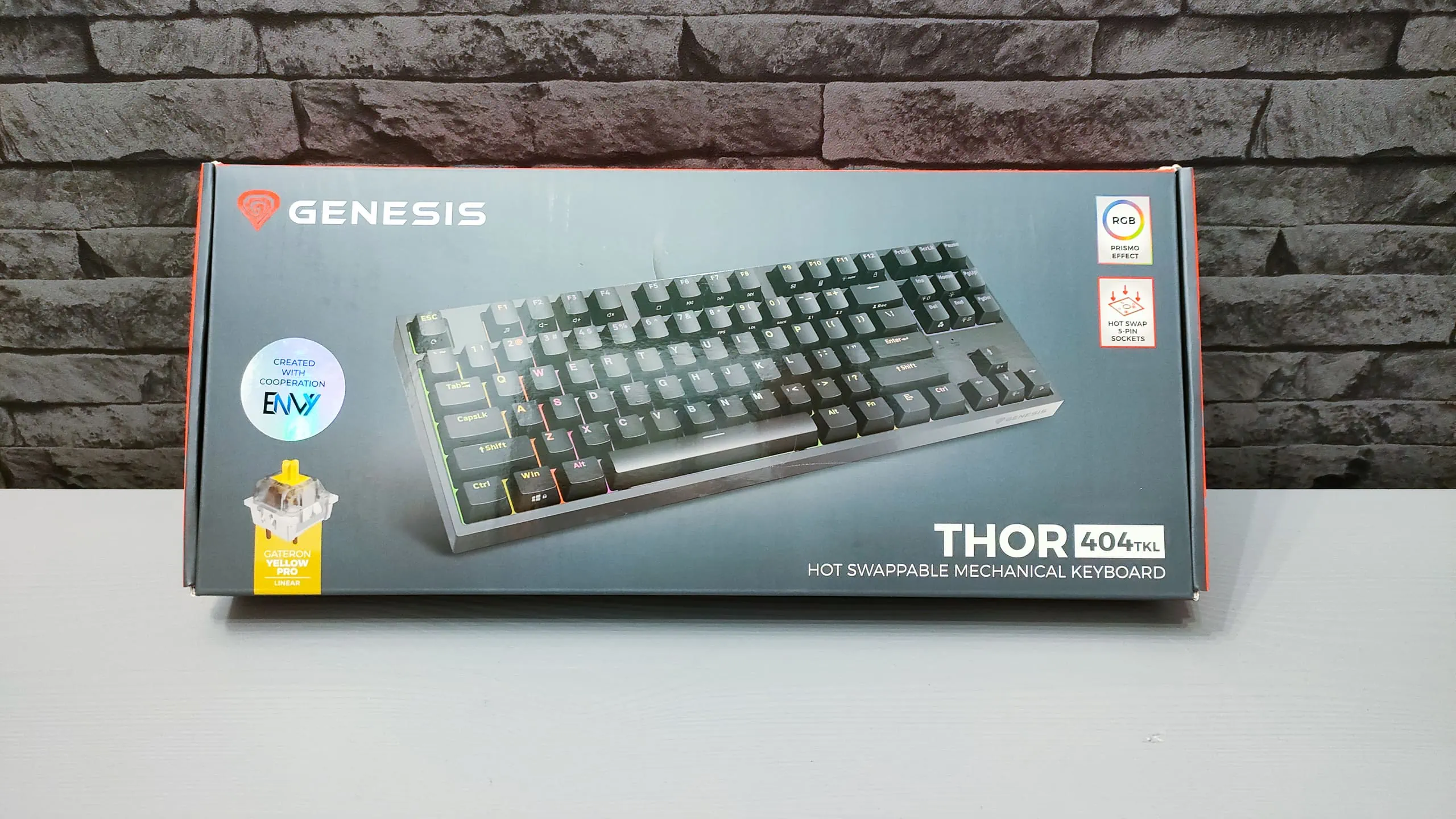 Genesis Thor 404 TKL