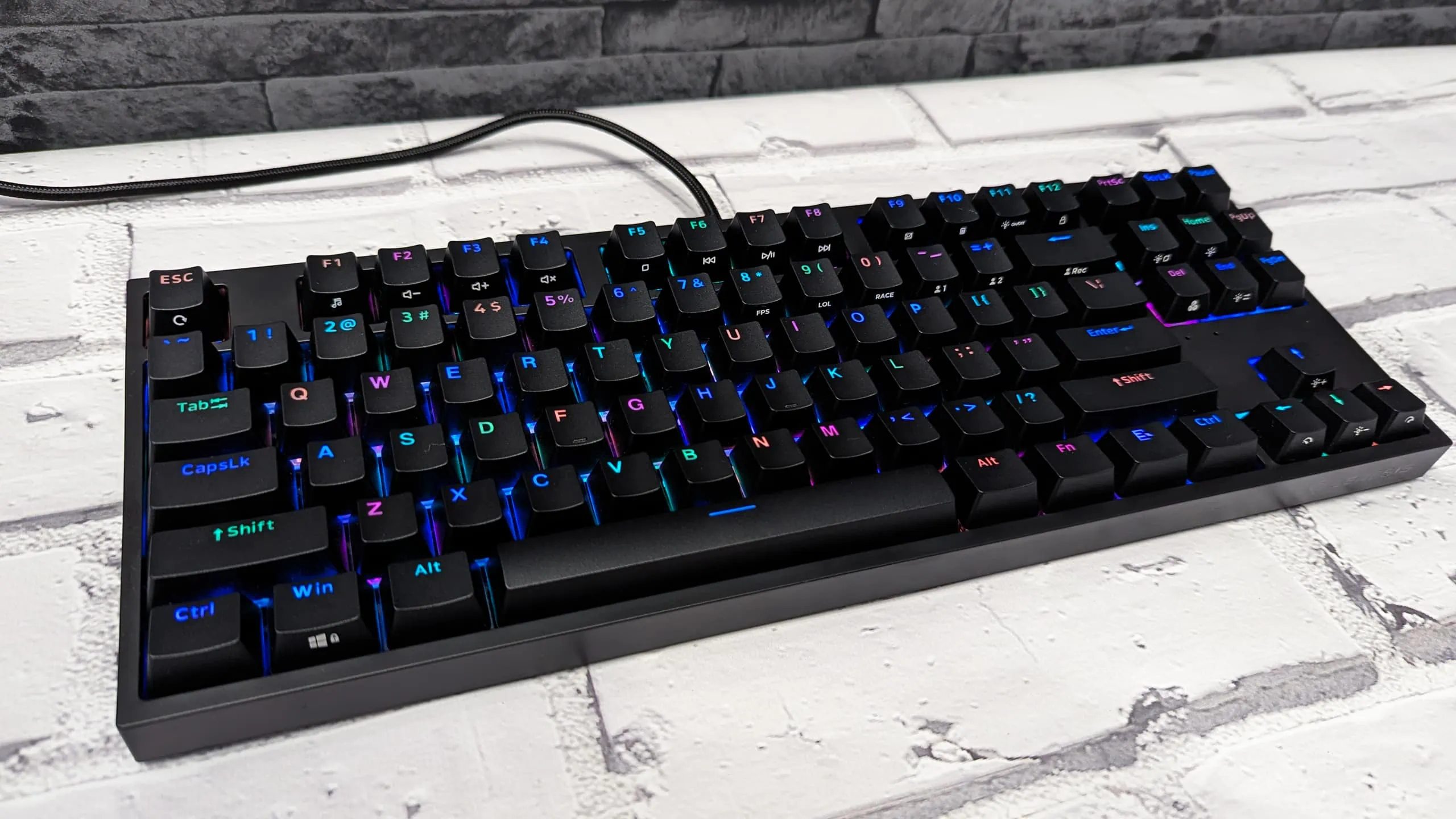 Genesis Thor 404 TKL
