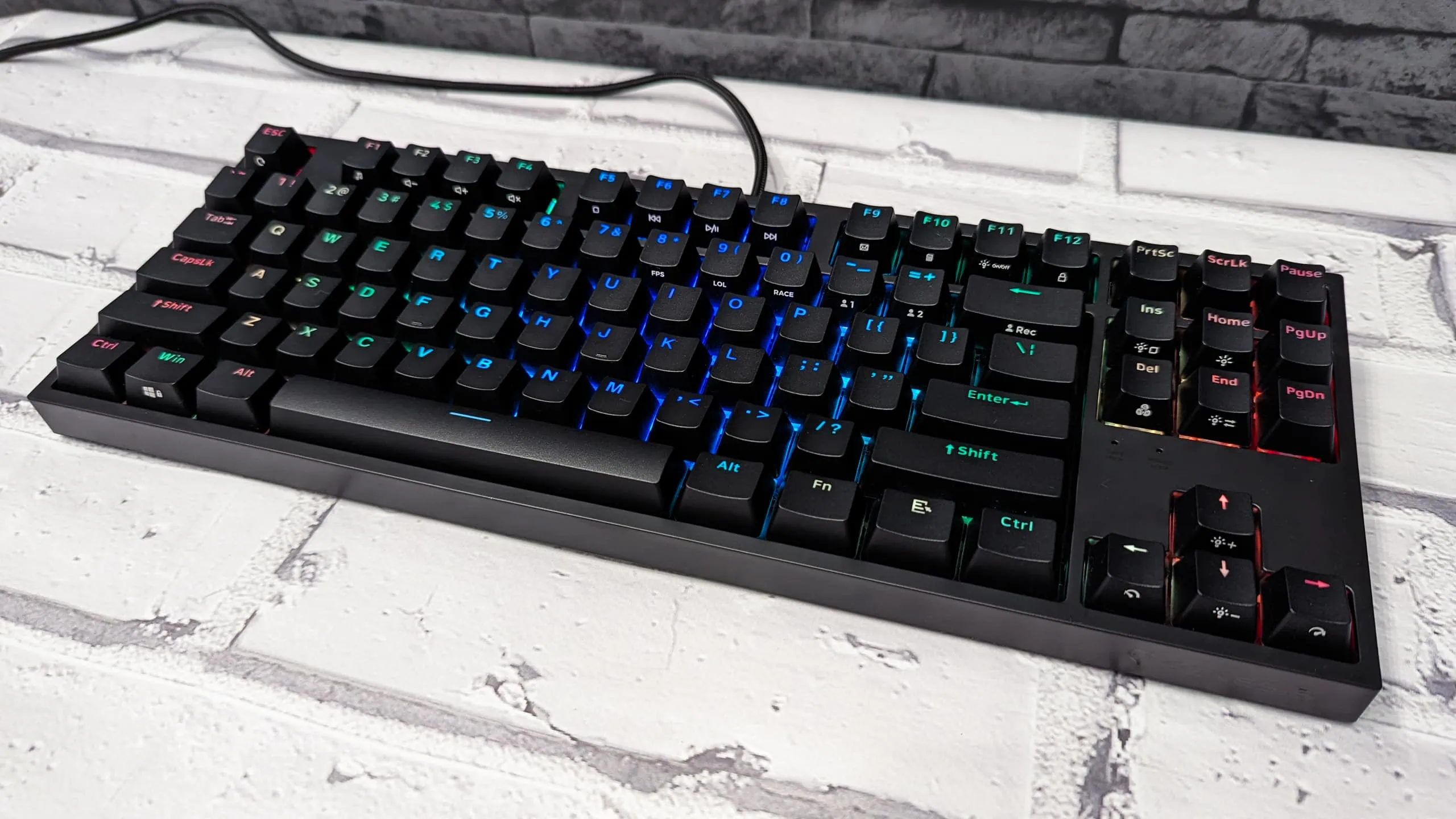 Genesis Thor 404 TKL