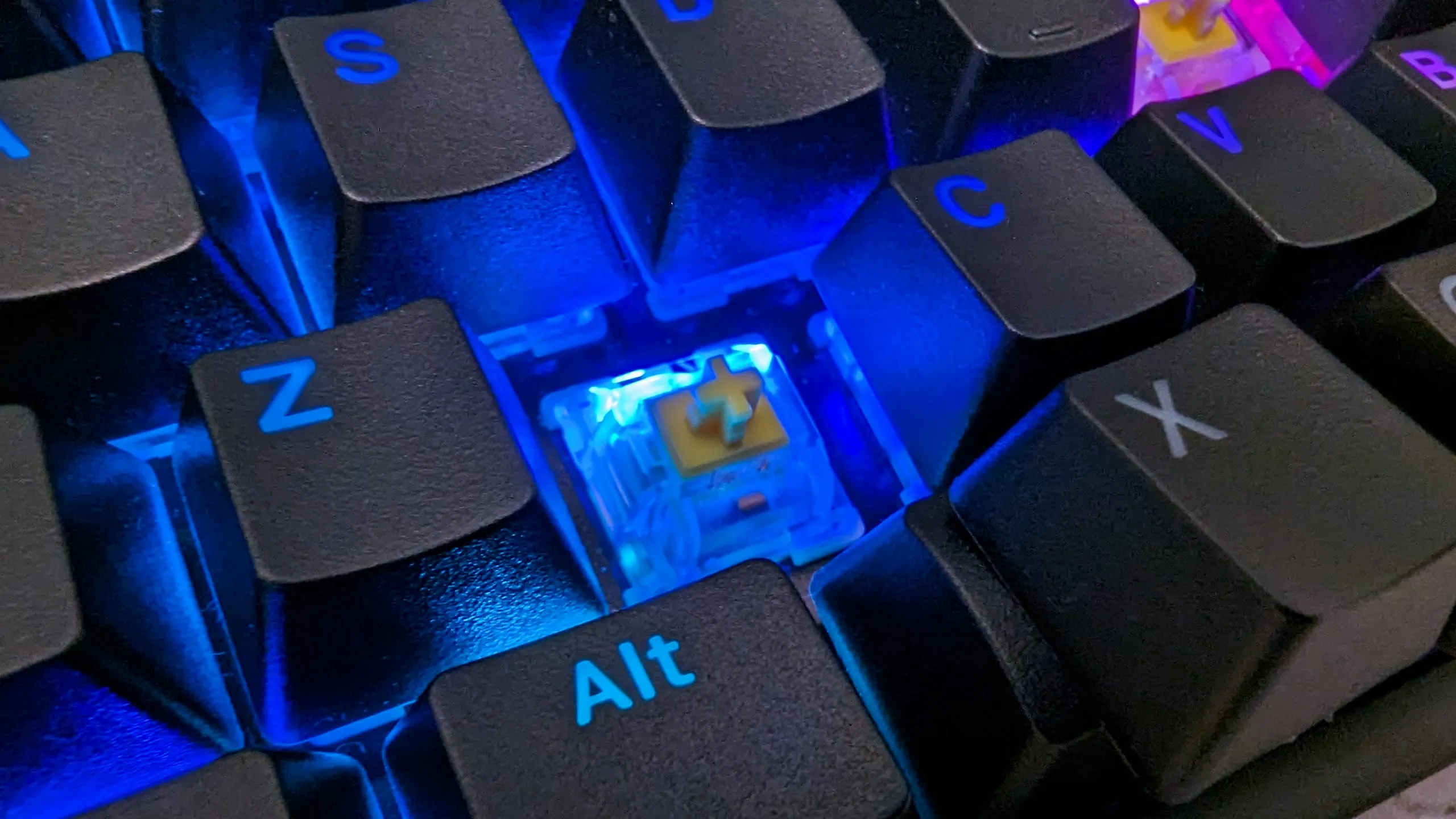 Genesis Thor 404 TKL