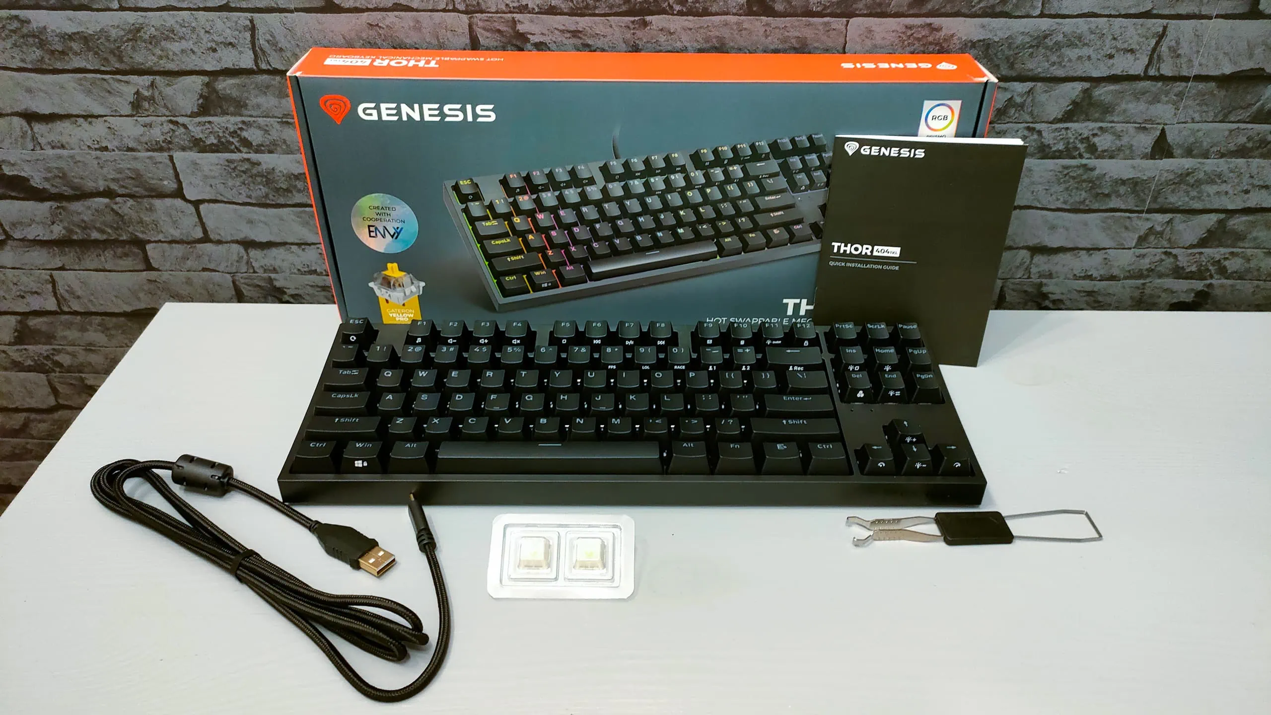 Genesis Thor 404 TKL