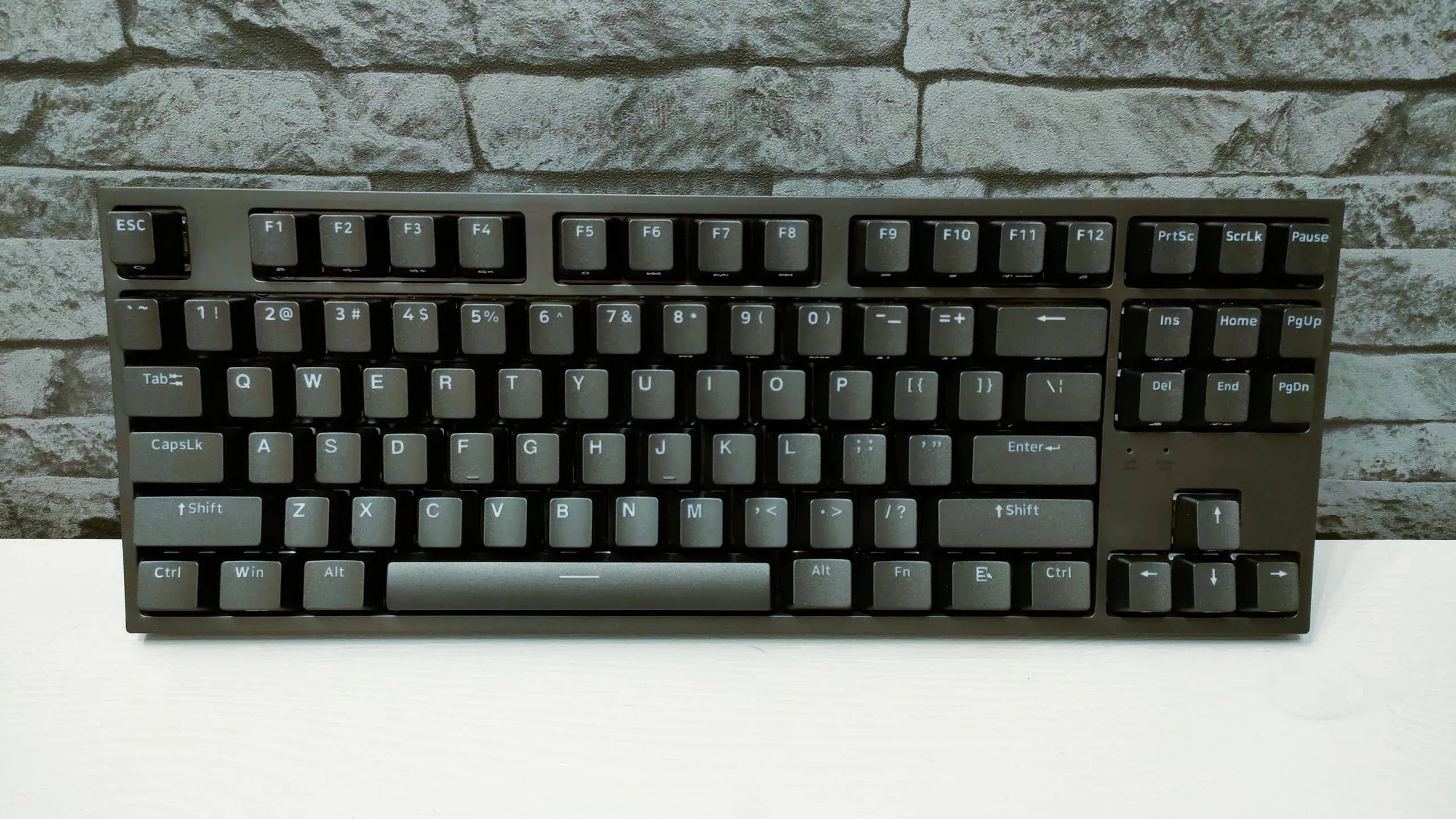 Genesis Thor 404 TKL