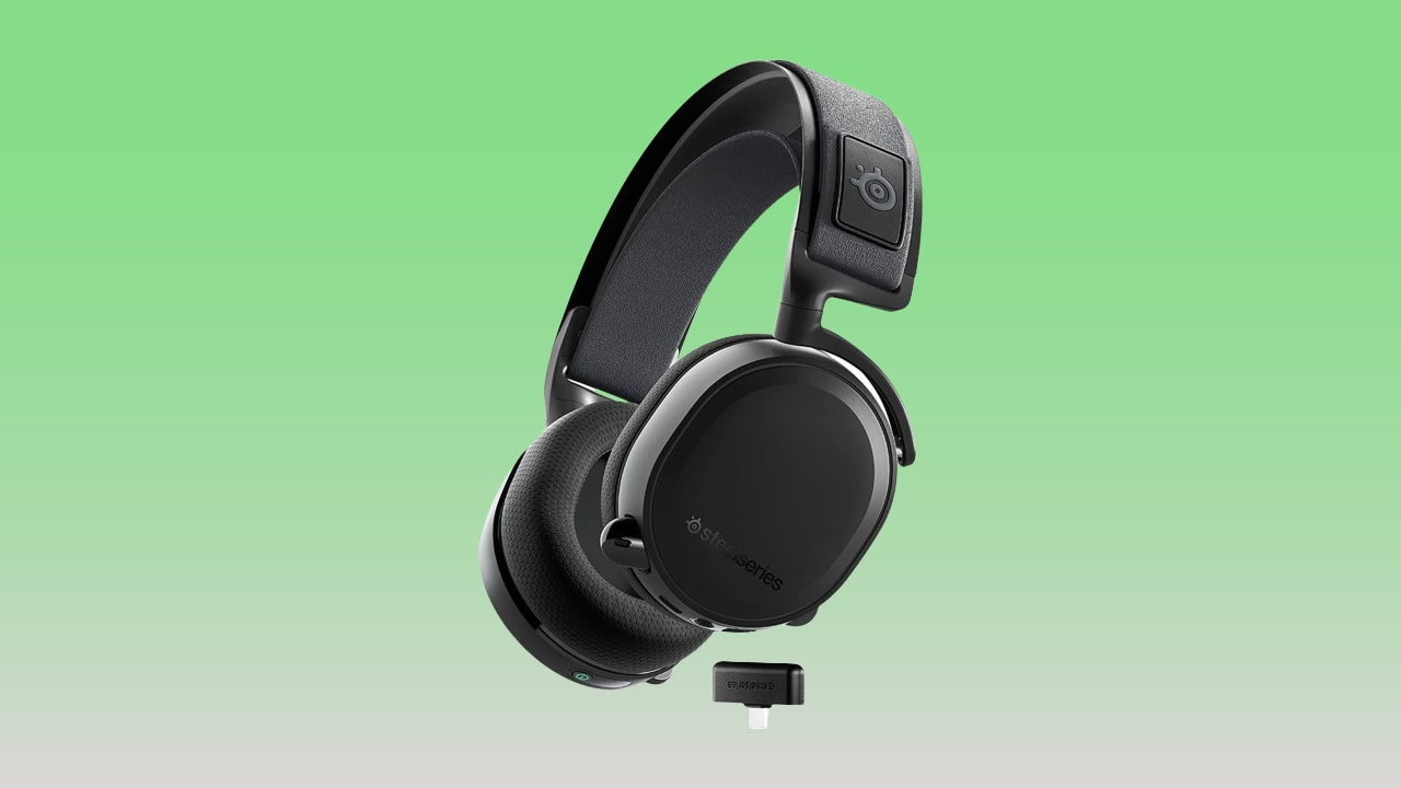 Słuchawki bezprzewodowe z mikrofonem SteelSeries Arctis 7+ dostępne za 399 zł (taniej o 110 zł)