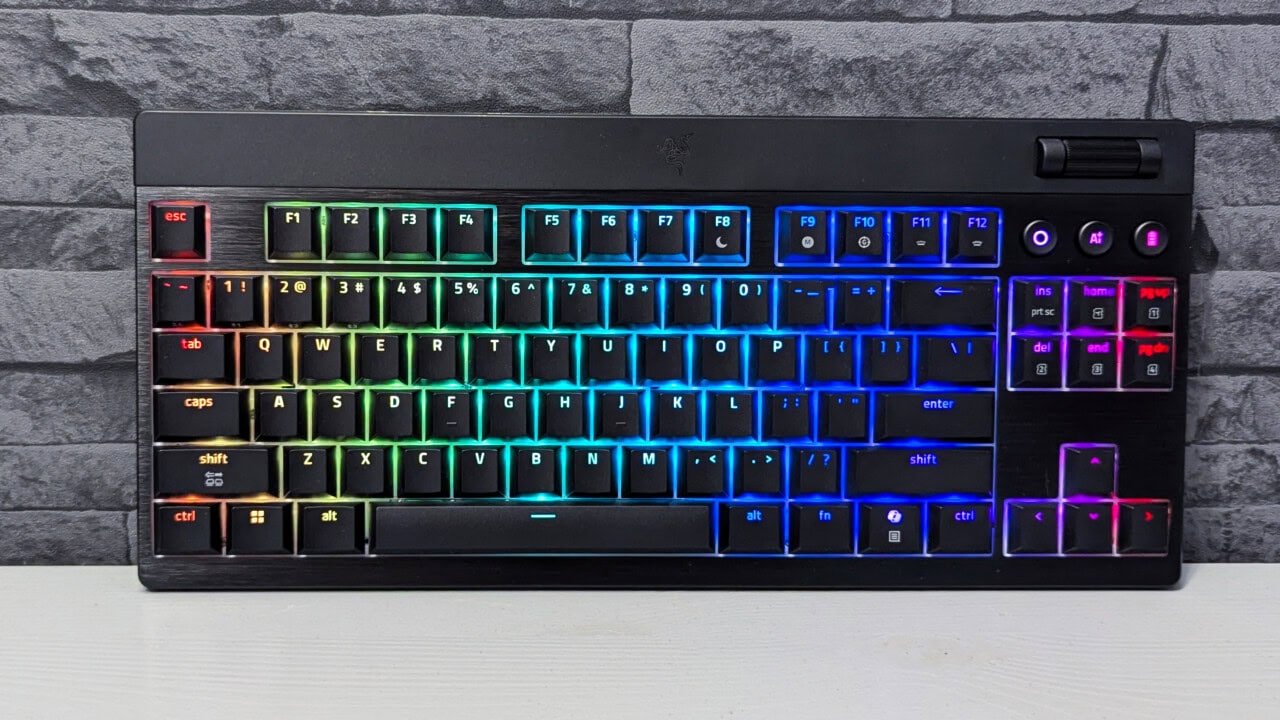 Test Razer BlackWidow V4 Low-profile TKL HyperSpeed