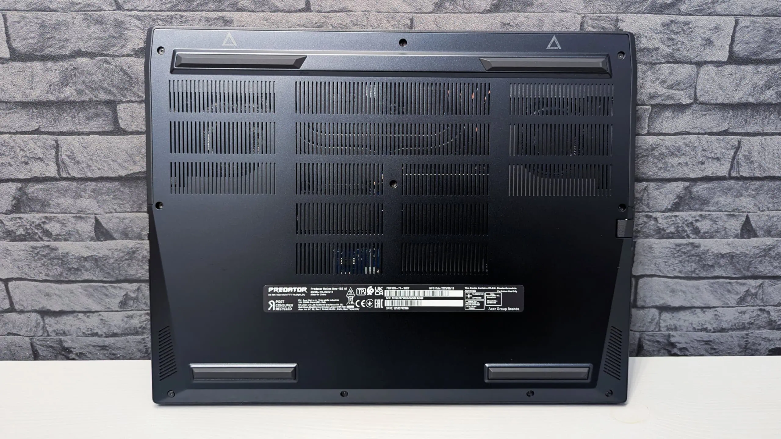 Predator Helios Neo 16S AI