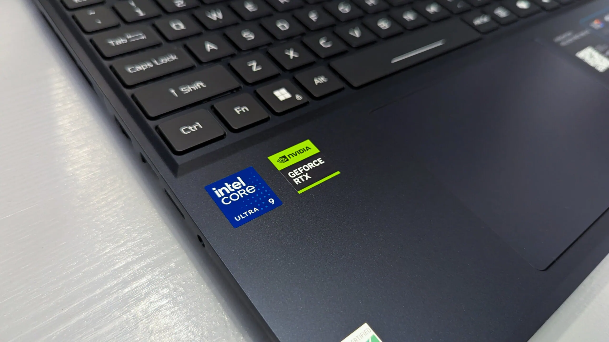 Predator Helios Neo 16S AI