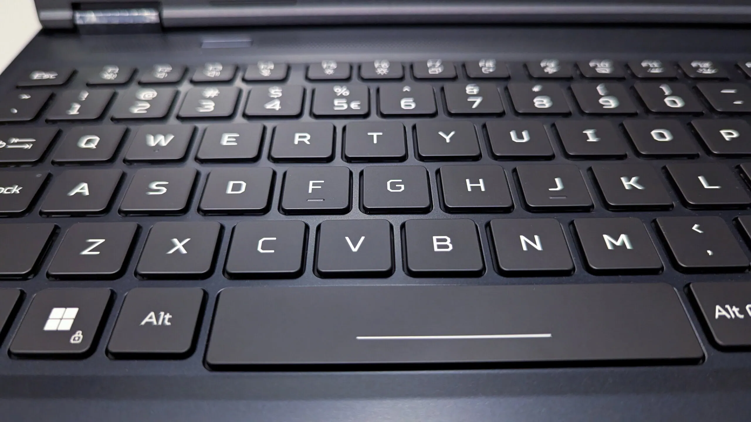 Predator Helios Neo 16S AI