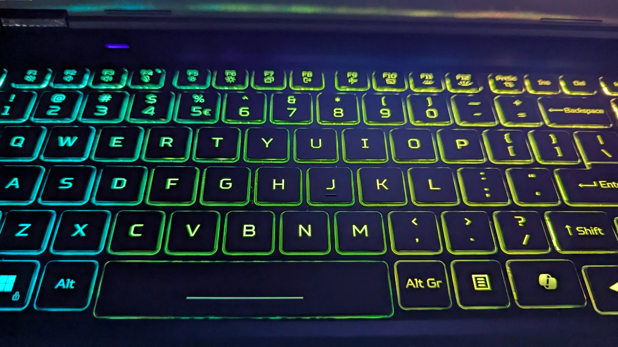 Predator Helios Neo 16S AI