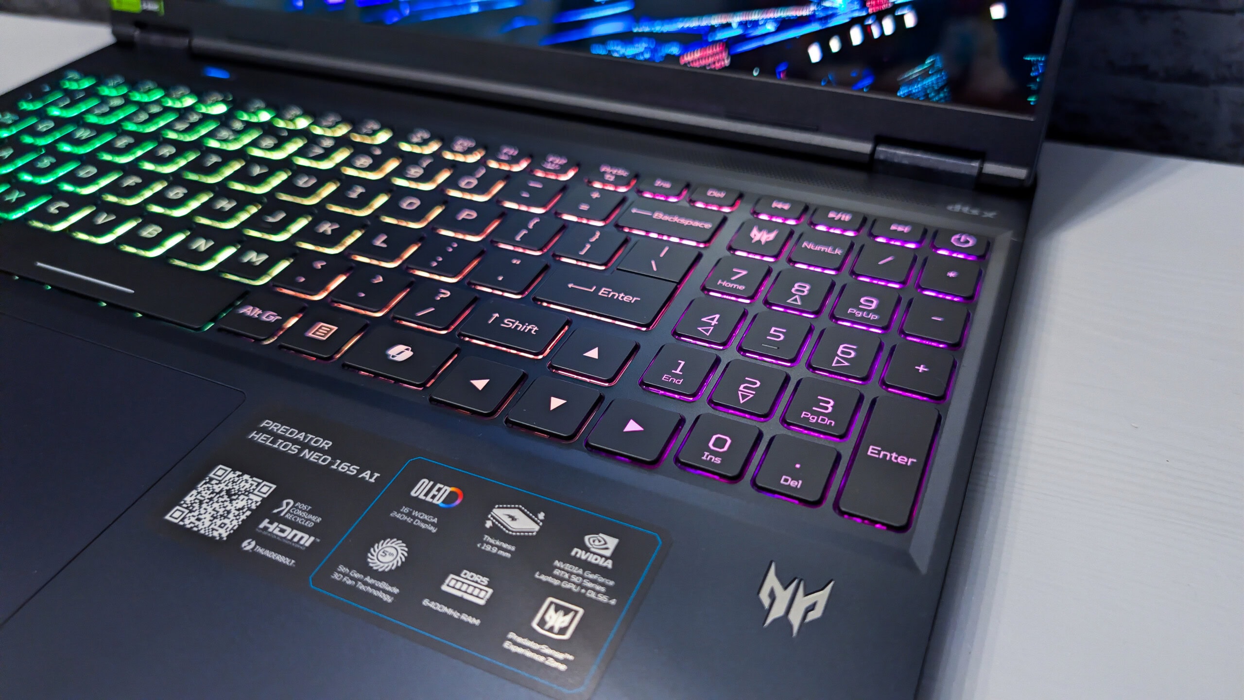 Predator Helios Neo 16S AI