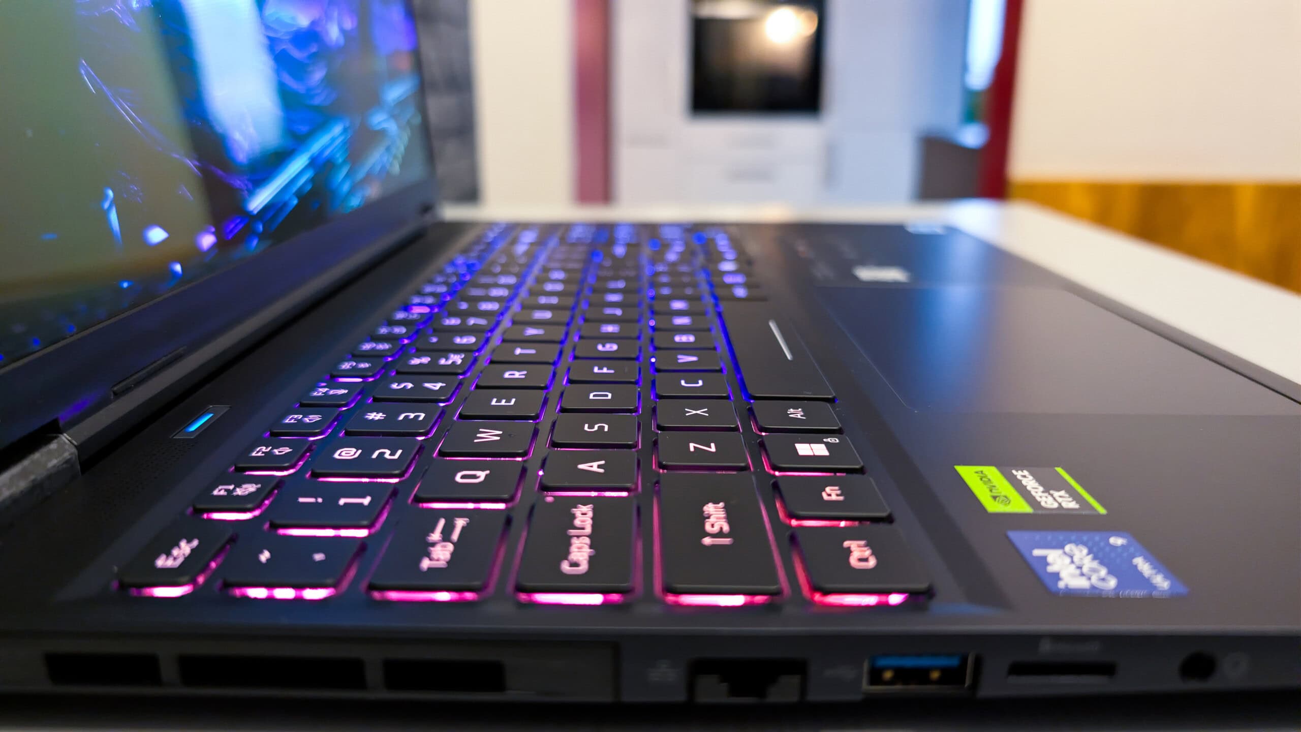 Predator Helios Neo 16S AI