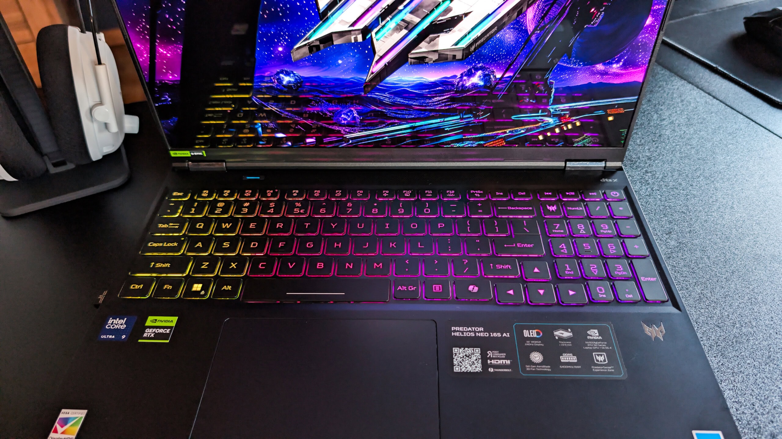 Predator Helios Neo 16S AI